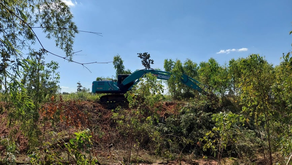 รถแม็คโครให้เช่าสุรินทร์ รถแบคโฮรับจ้างสุรินทร์ รถขุดเล็กสุรินทร์ Excavators for rent Surin.